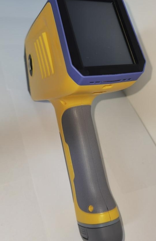 DW-8000 Handheld XRF Gold Analyzer display