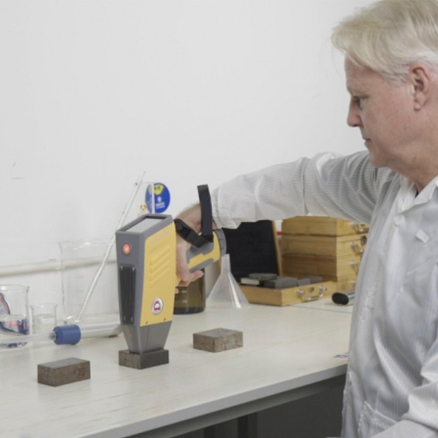 K 8000 Handheld XRF Gold Analyzer 4 1