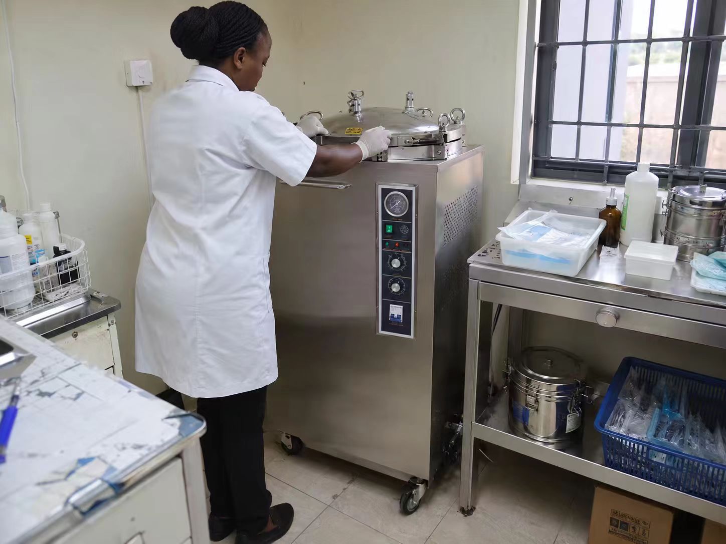 DW B Vertical Autoclave