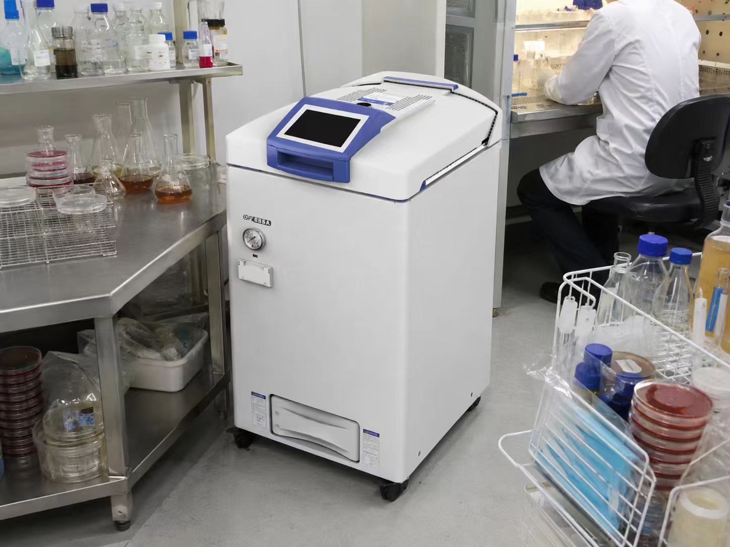 DW GF Series Vertical Autoclave 1