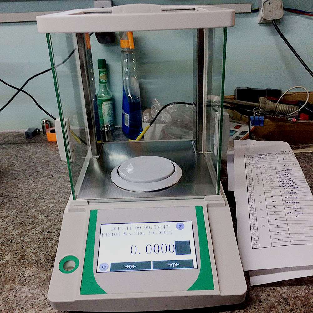 Touch Screen Analytical Balance 0.1mg